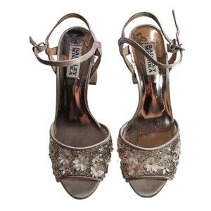 Badgley Mischka Sz 7.5 Block Heels Gold Satin Flower Bead Embellishment Wedding